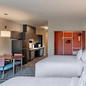 Studio Two Queen Beds Hearing Accessible